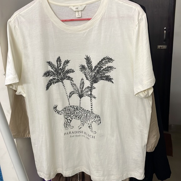 H&M cream/paradise beach cotton T-shirt | NWOT - Picture 7 of 11